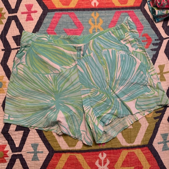 Lilly Pulitzer Jeannine Shorts - Picture 2 of 5